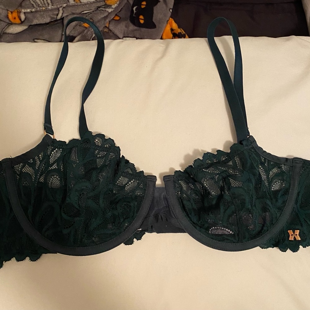 Savage X Fenty green bra